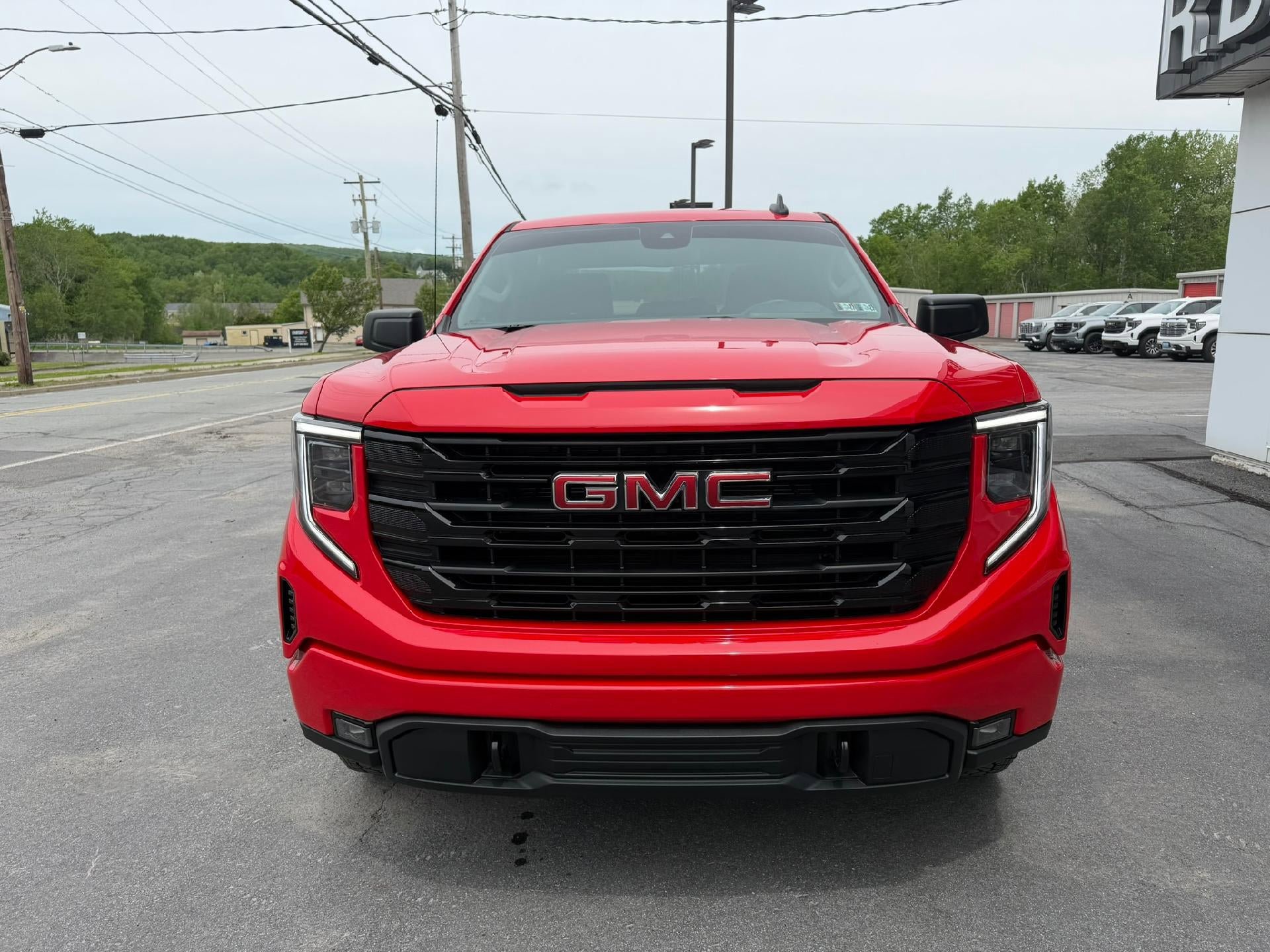 Used 2022 GMC Sierra 1500 Elevation AWD/4WD image 2