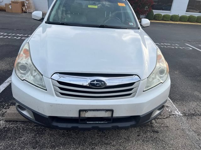 Used 2010 Subaru Outback 2.5i Premium AWD/4WD image 2