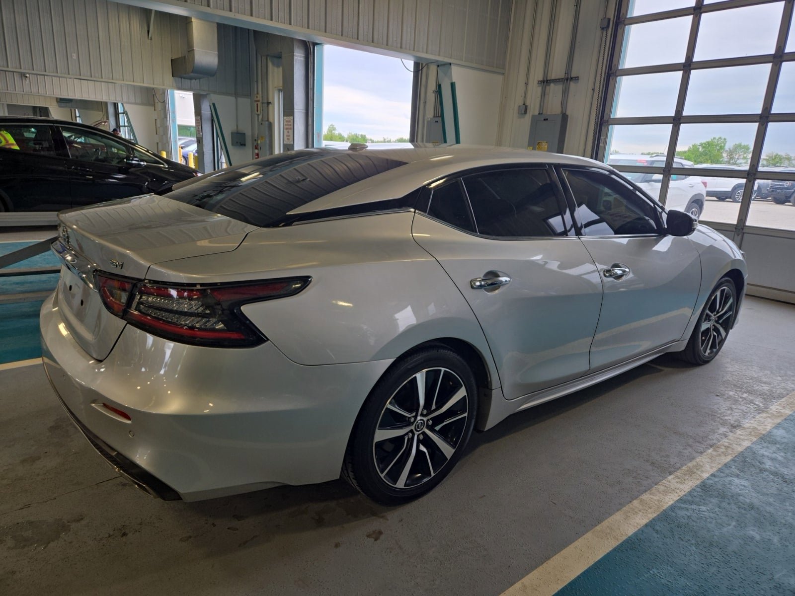 Used 2022 Nissan Maxima SV w/ Floor Mat Group FWD image 4