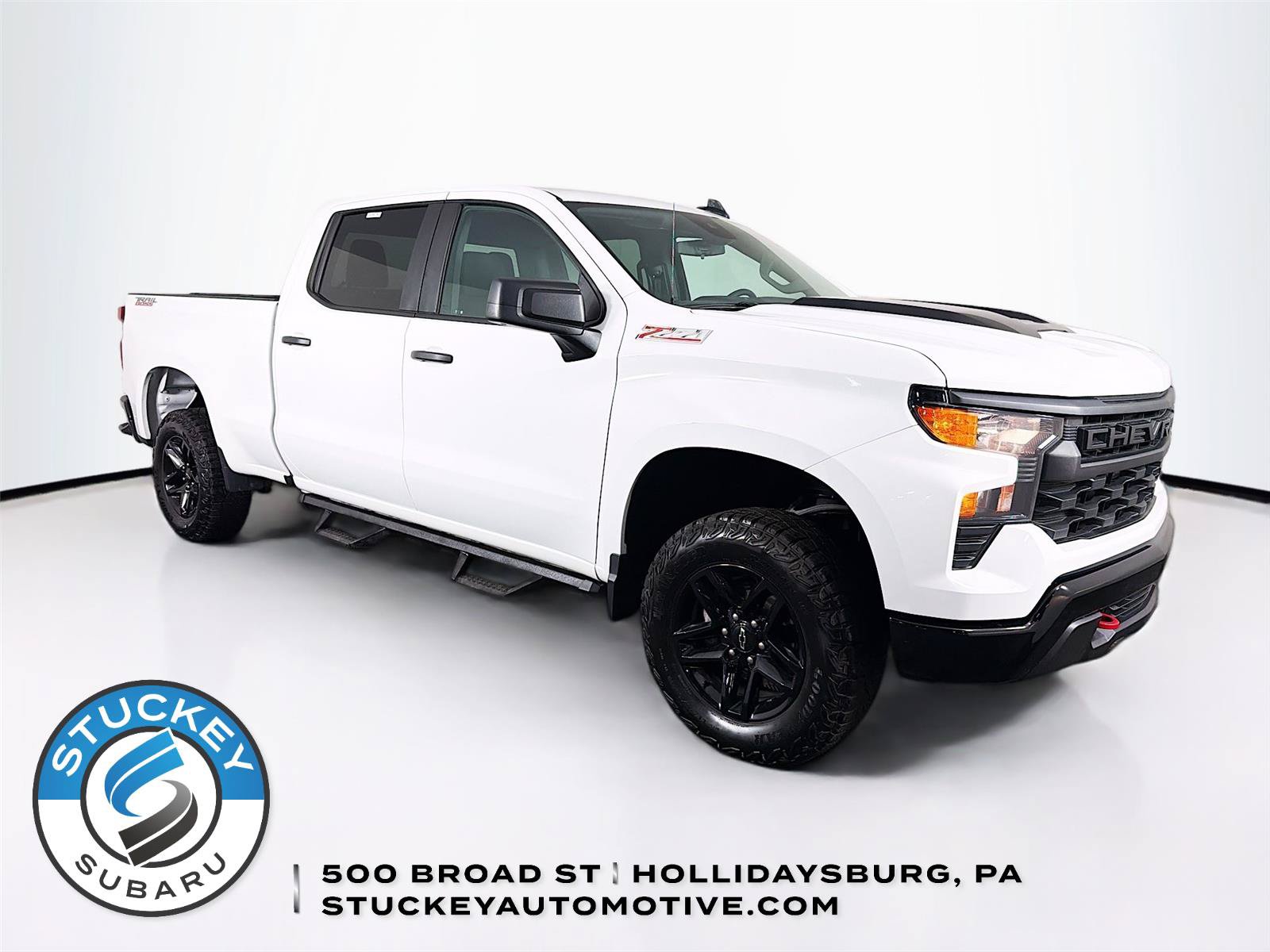 Used 2024 Chevrolet Silverado 1500 Custom Trail Boss AWD/4WD image 1