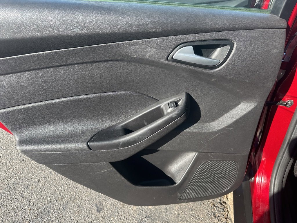 Used 2015 Ford Focus SE image 20