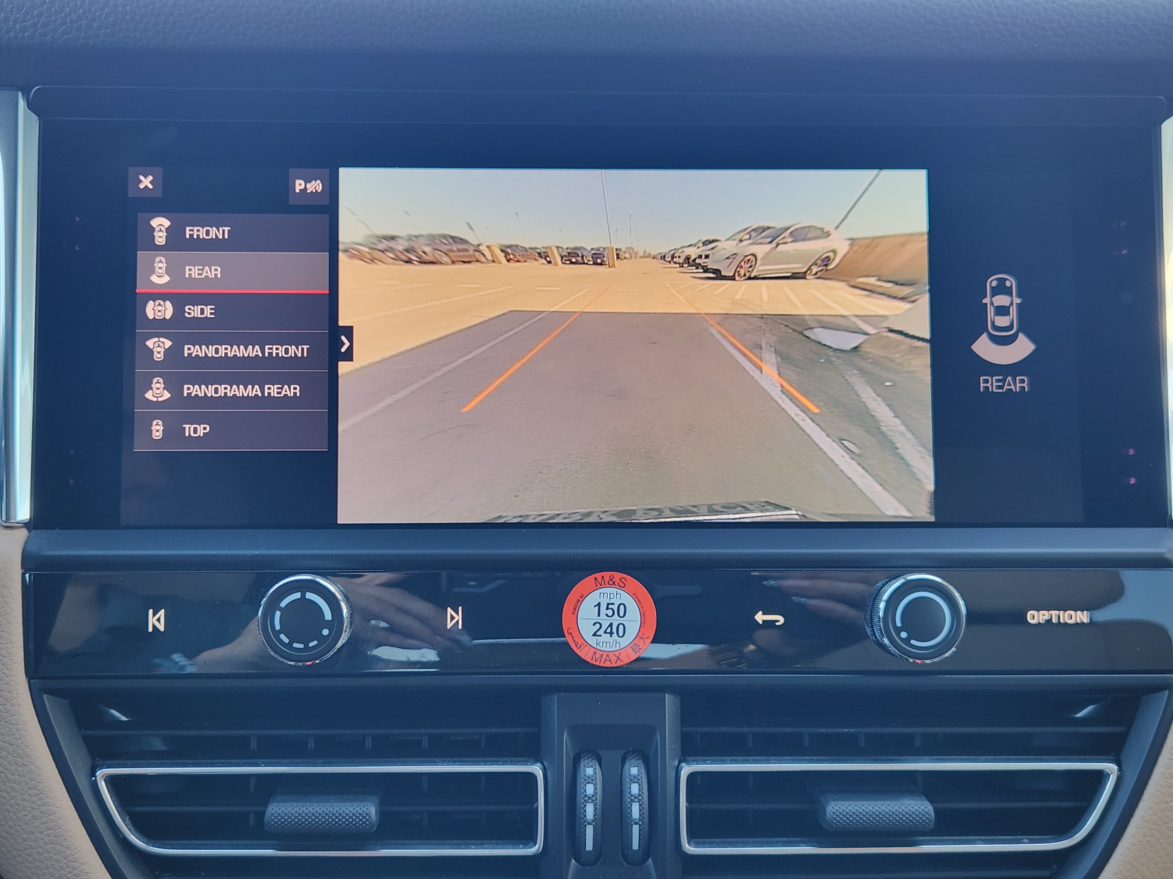 Certified 2026 Porsche Macan AWD/4WD image 17