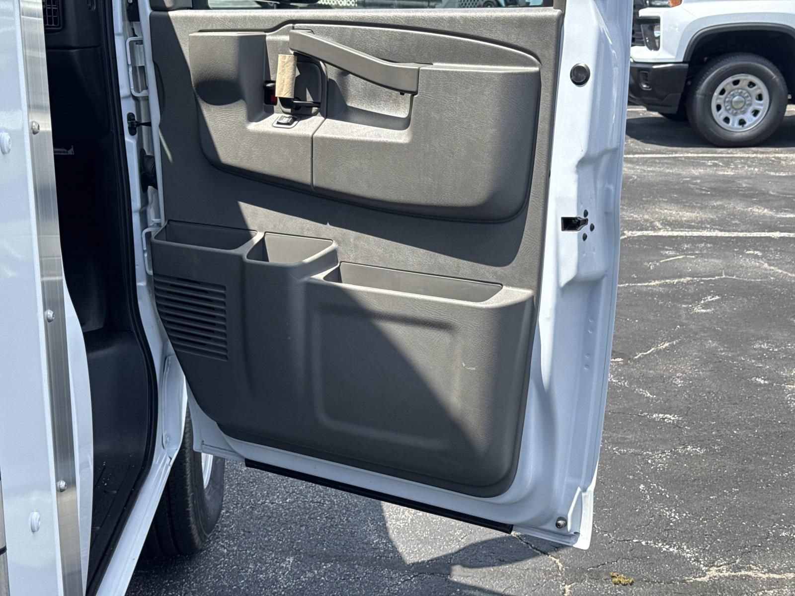New 2026 Chevrolet Express 3500 w/ Power Convenience Package RWD image 10