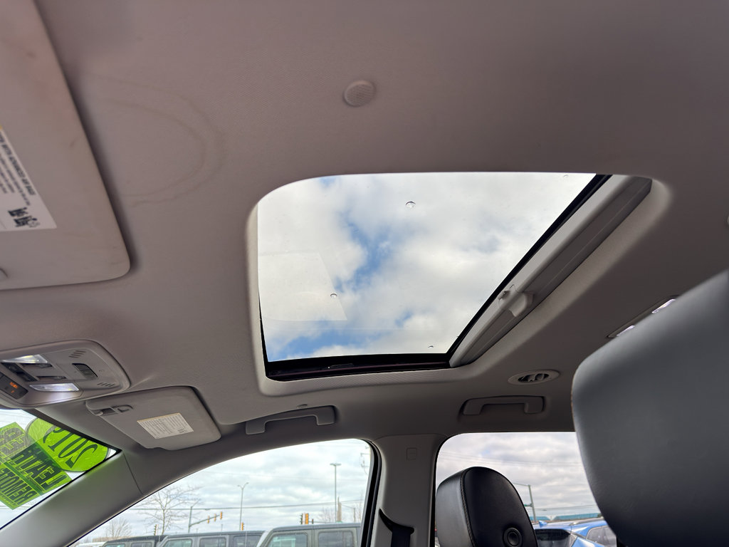 Used 2019 Chevrolet Traverse LT w/ LT Premium Package image 14