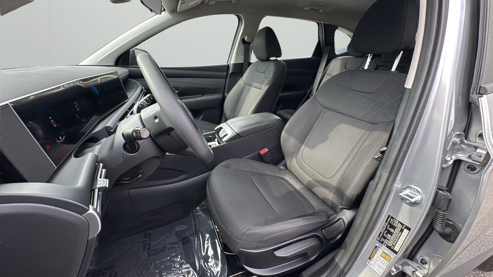 Used 2025 Hyundai Tucson SE FWD image 10