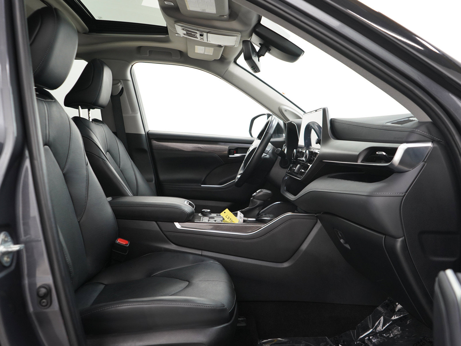 Used 2024 Toyota Highlander Limited AWD/4WD image 13