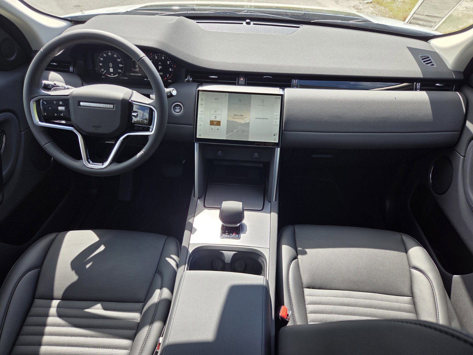 New 2025 Land Rover Discovery Sport S image 4
