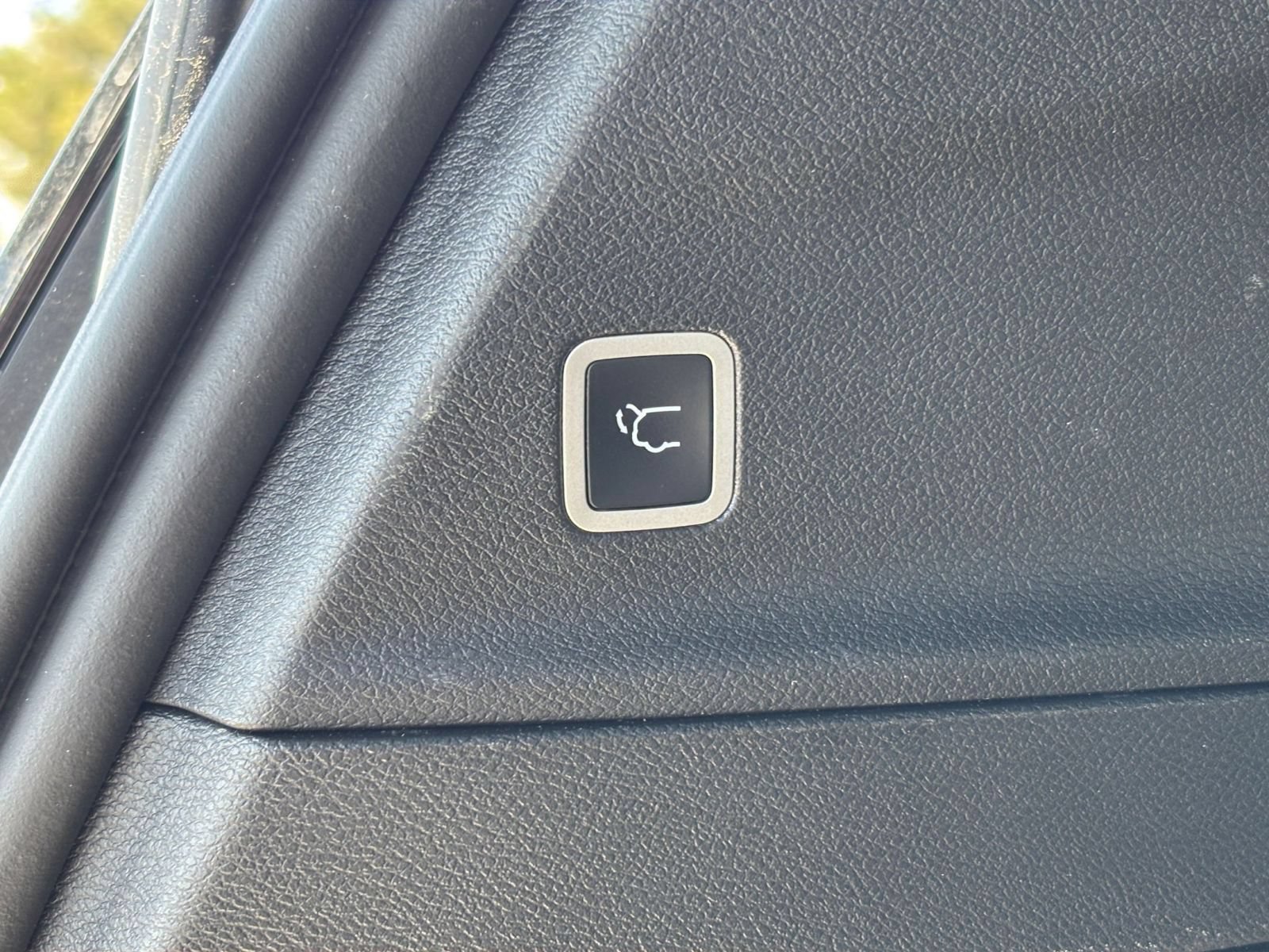 Used 2025 Chrysler Pacifica Limited FWD image 22