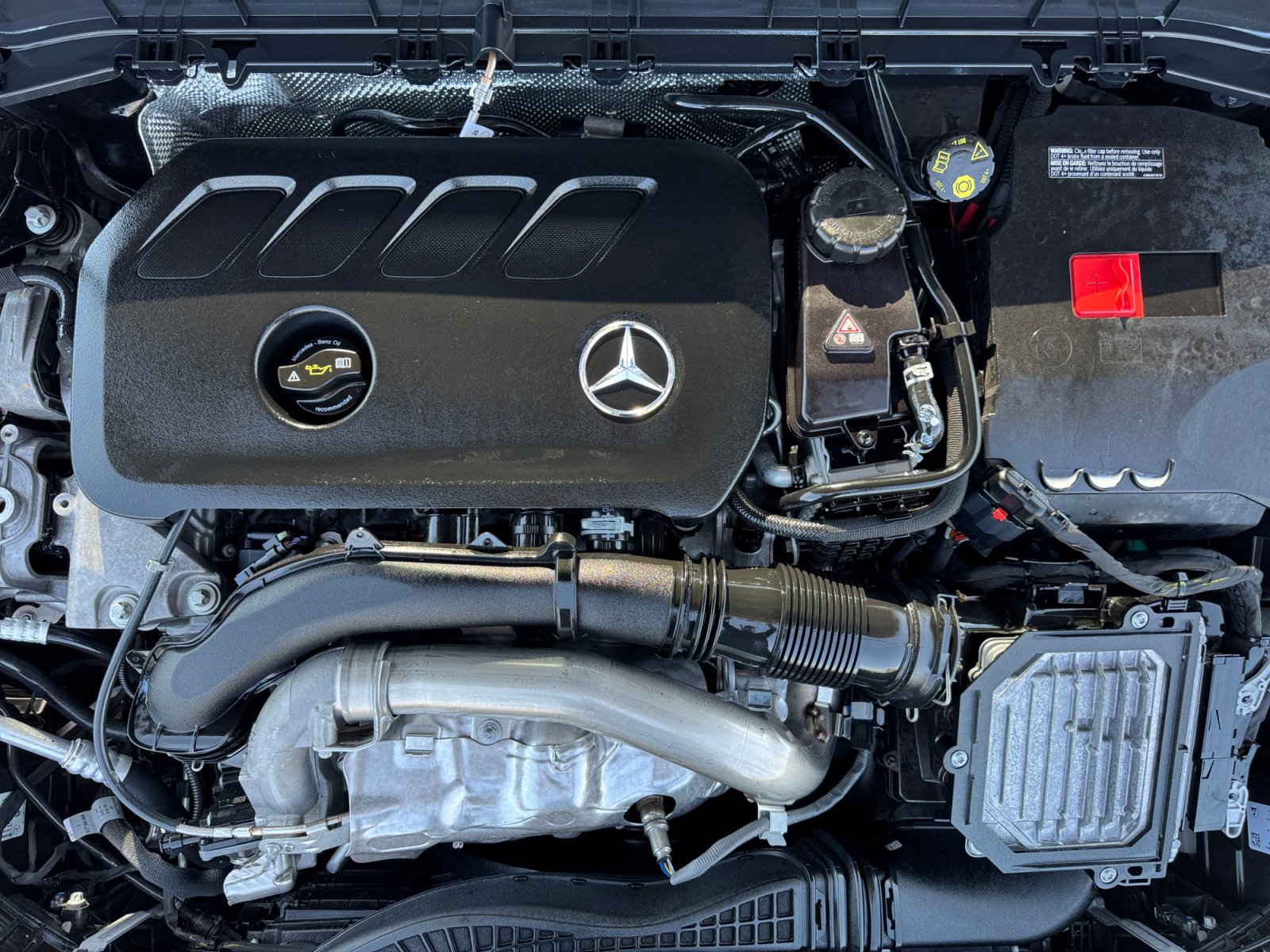 Used 2025 Mercedes-Benz GLB 250 4MATIC image 11