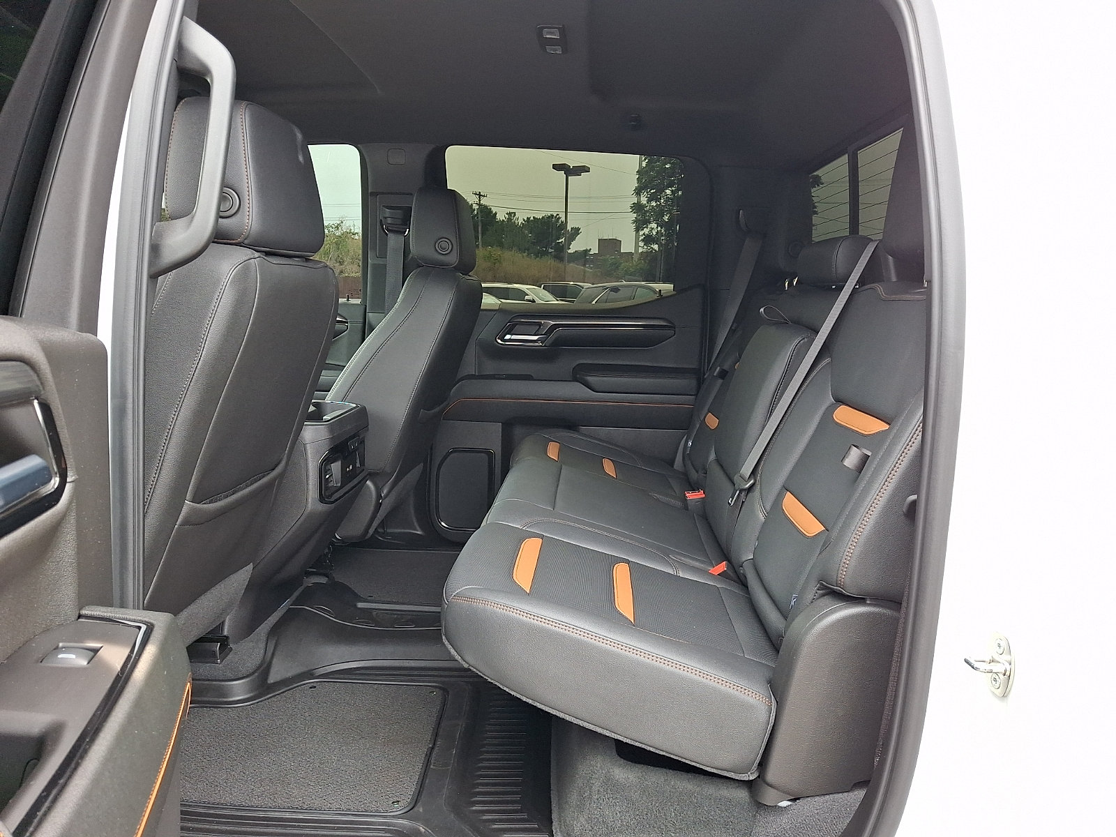 Certified 2024 GMC Sierra 1500 AT4 w/ Technology Package AWD/4WD image 10