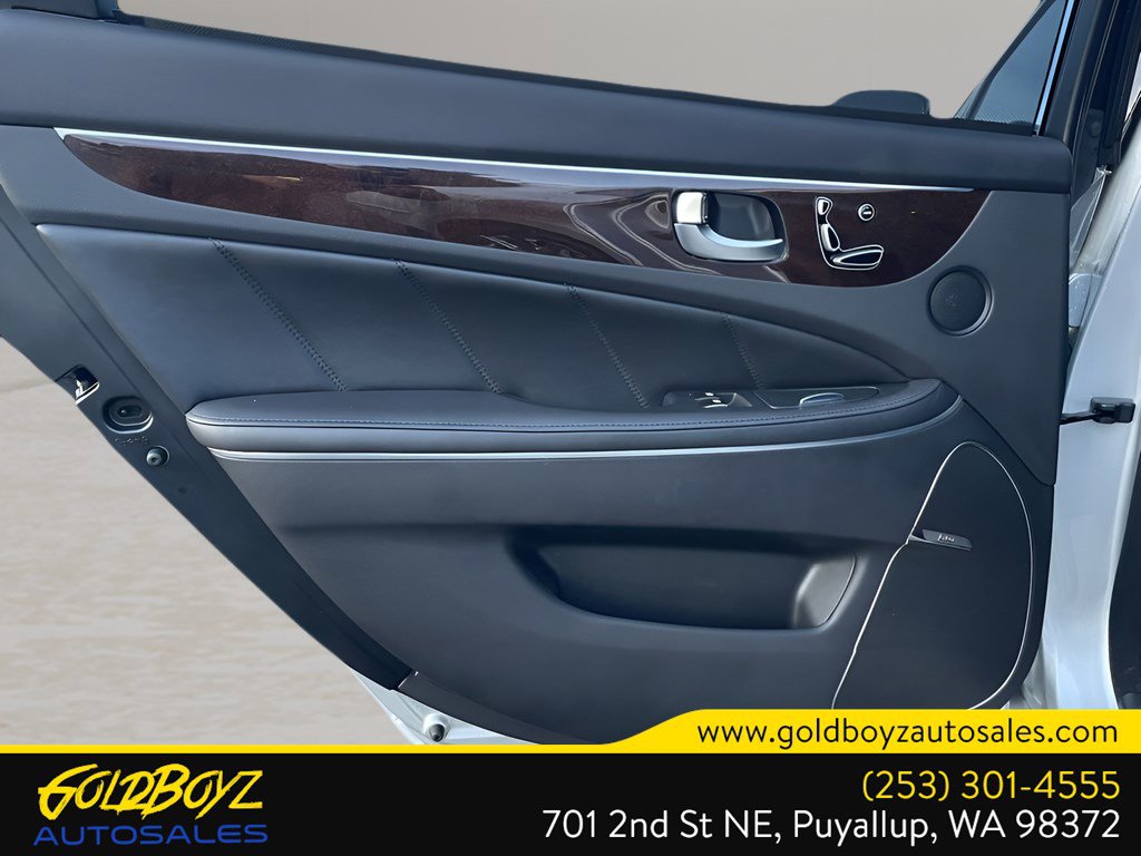 Used 2011 Hyundai Equus Signature RWD image 13