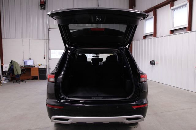 Used 2022 Mitsubishi Outlander SE image 19