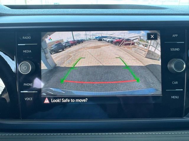 Used 2024 Volkswagen Taos SE image 10