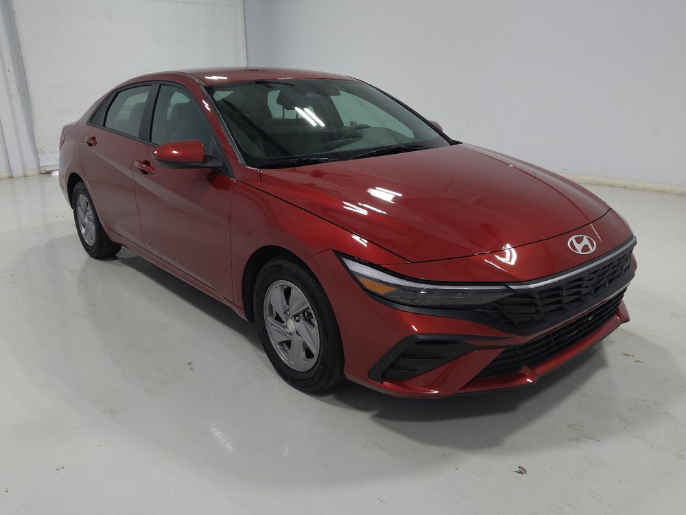 Used 2024 Hyundai Elantra SE FWD image 13