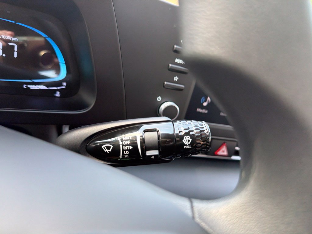 New 2026 Hyundai Elantra SE FWD image 32
