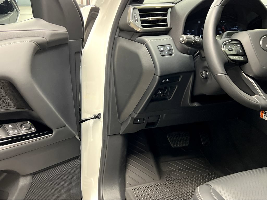 New 2026 Lexus LX 700h Luxury w/ Appearance Package AWD/4WD image 42