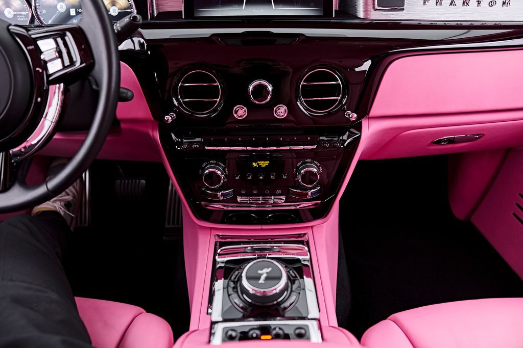 Used 2024 Rolls-Royce Phantom Sedan w/ The Phantom Package RWD image 78