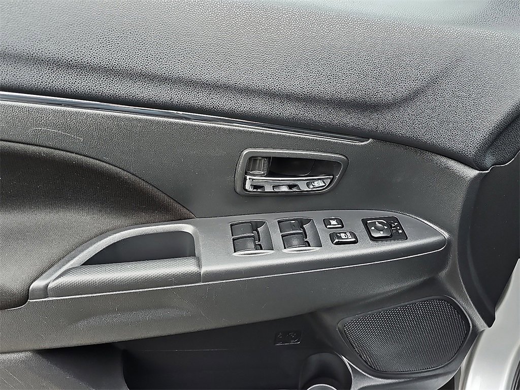 Used 2024 Mitsubishi Outlander Sport ES image 12