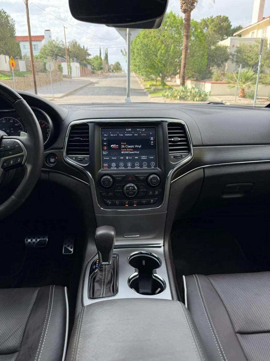 Used 2018 Jeep Grand Cherokee Overland AWD/4WD image 17