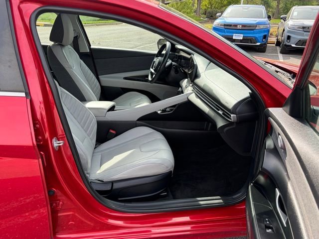 Used 2021 Hyundai Elantra Limited w/ Cargo Package FWD image 27