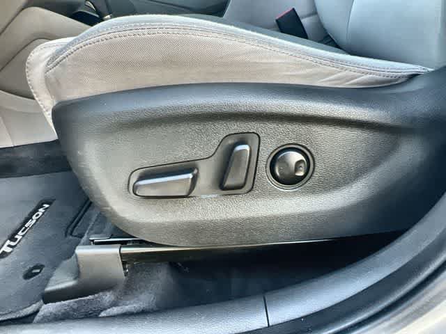 Used 2017 Hyundai Tucson SE w/ SE Popular Package 02 FWD image 30