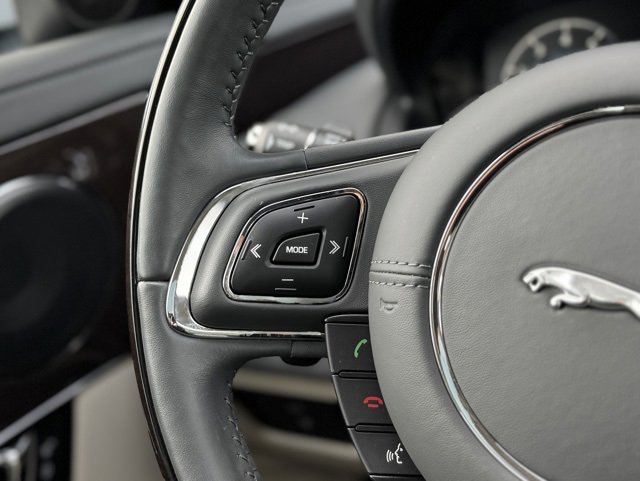 Used 2019 Jaguar XJ L Supercharged image 22