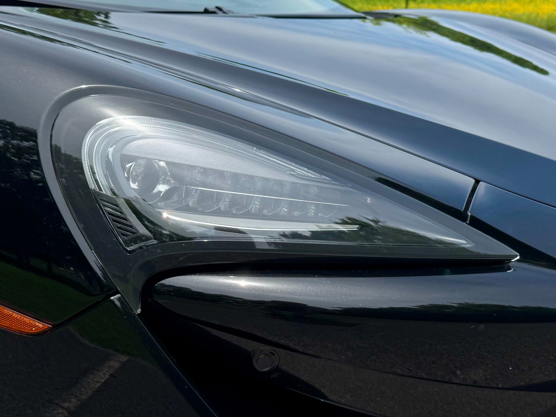 Used 2017 McLaren 570S Coupe RWD image 25