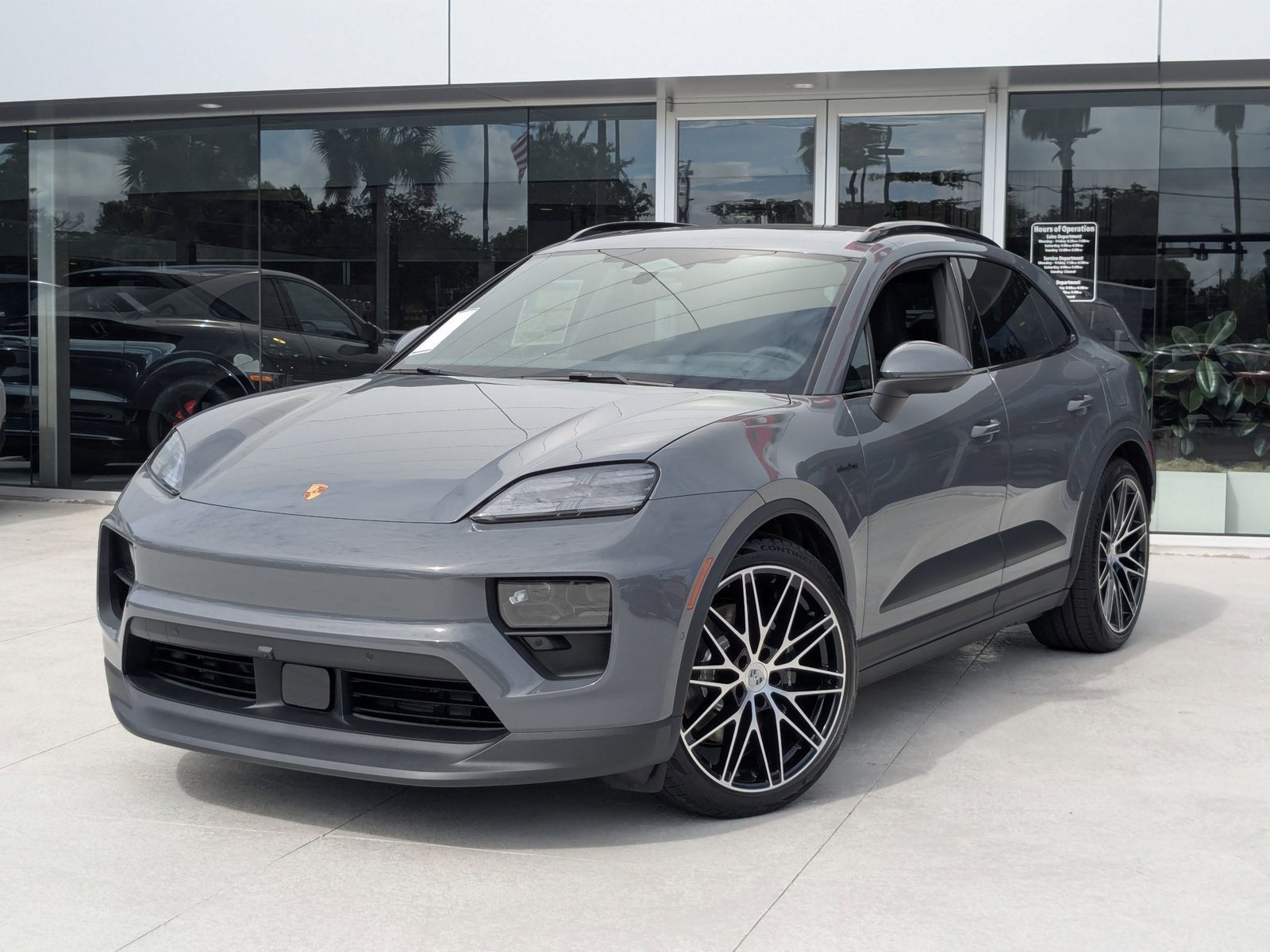 New 2025 Porsche Macan 4S Electric AWD/4WD image 1