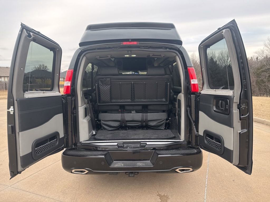 New 2025 GMC Savana 2500 Extended w/ Driver Convenience Package image 11