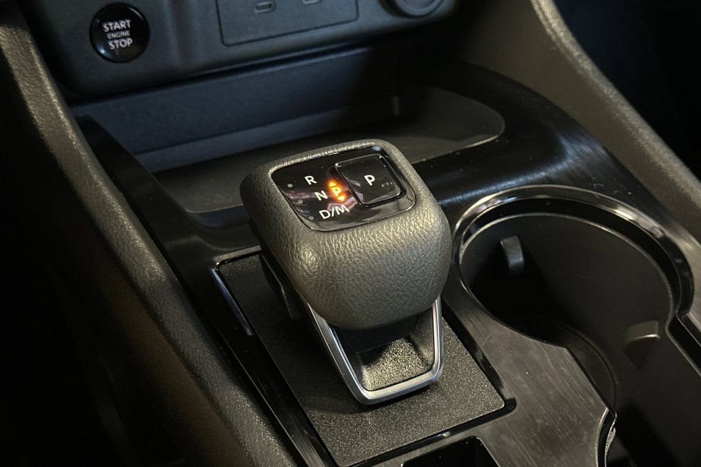 Used 2024 Nissan Rogue SV AWD/4WD image 22