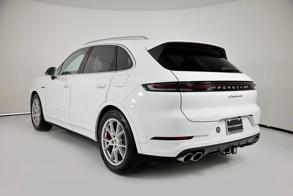 Certified 2025 Porsche Cayenne S AWD/4WD image 3
