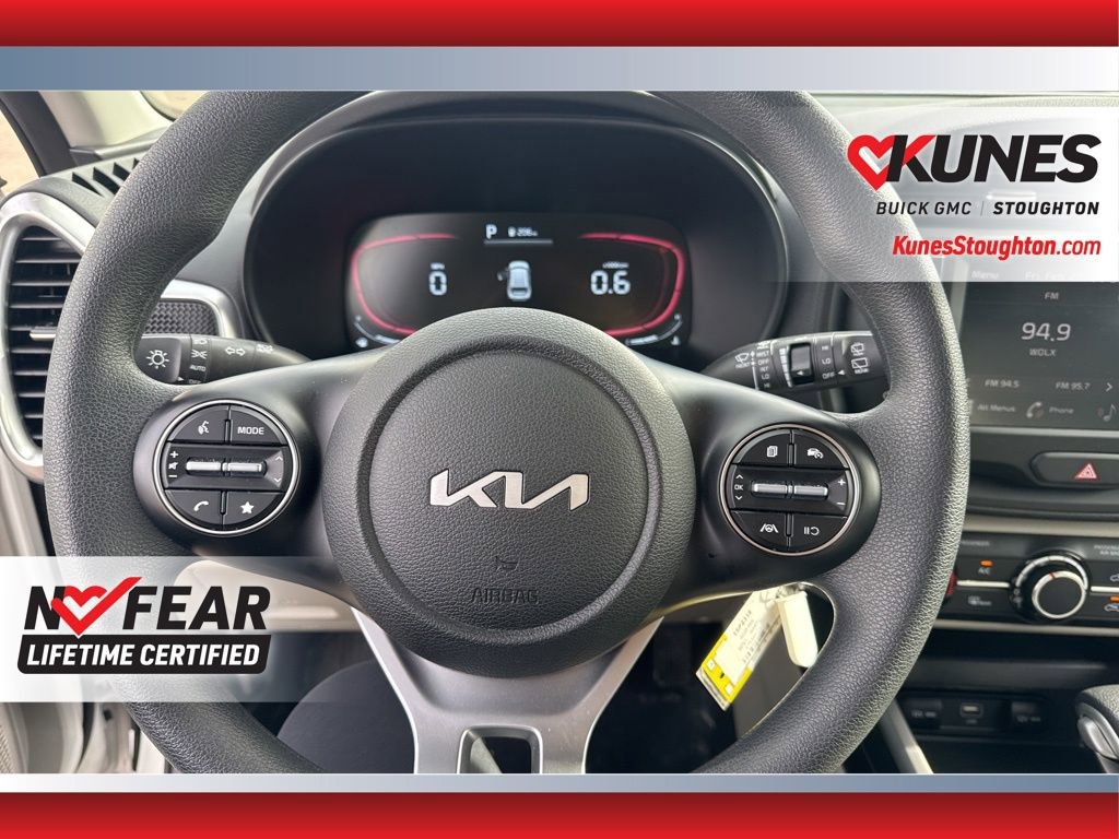 Used 2025 Kia Soul LX image 24