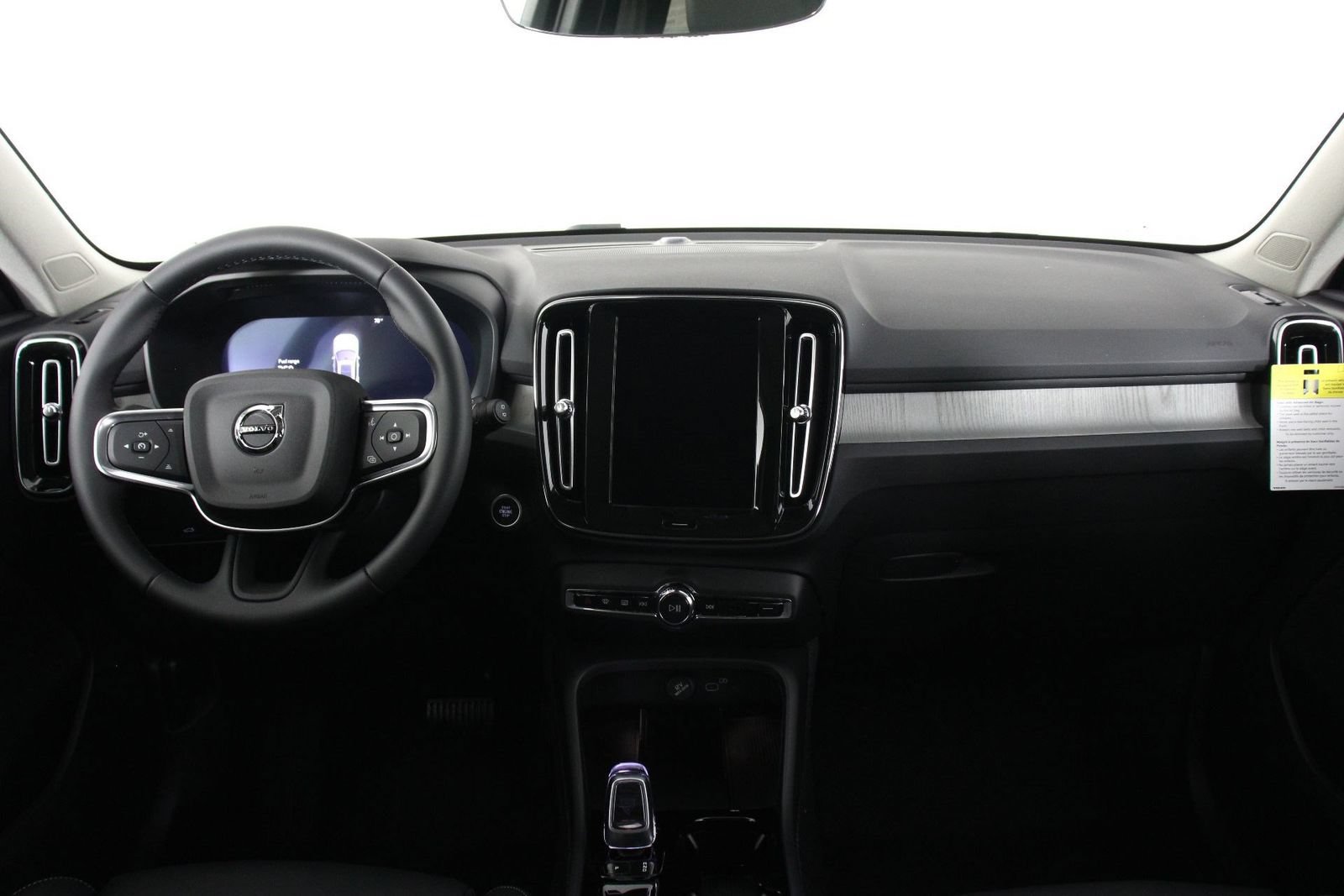 New 2026 Volvo XC40 B5 Plus w/ Climate Package AWD/4WD image 5