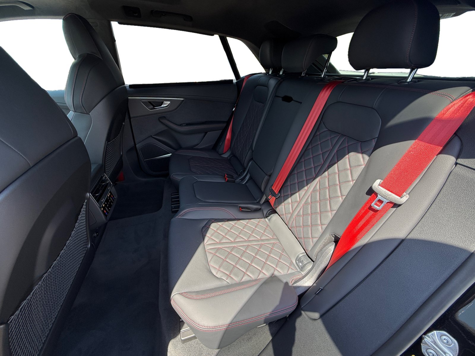 New 2026 Audi SQ8 Prestige AWD/4WD image 16