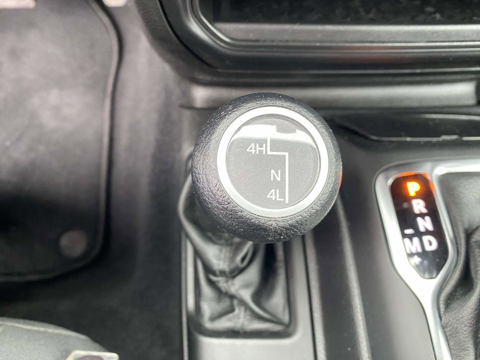 Certified 2021 Jeep Gladiator Willys image 8