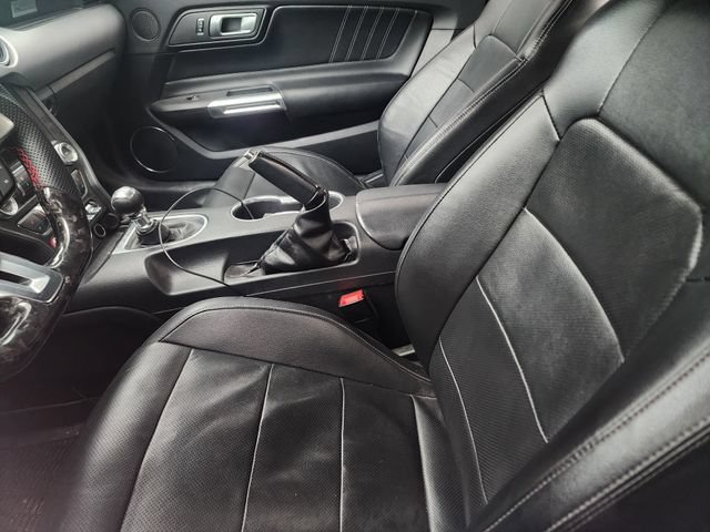 Used 2018 Ford Mustang GT Premium RWD image 5