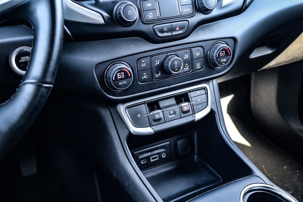 Certified 2024 GMC Terrain SLT image 27