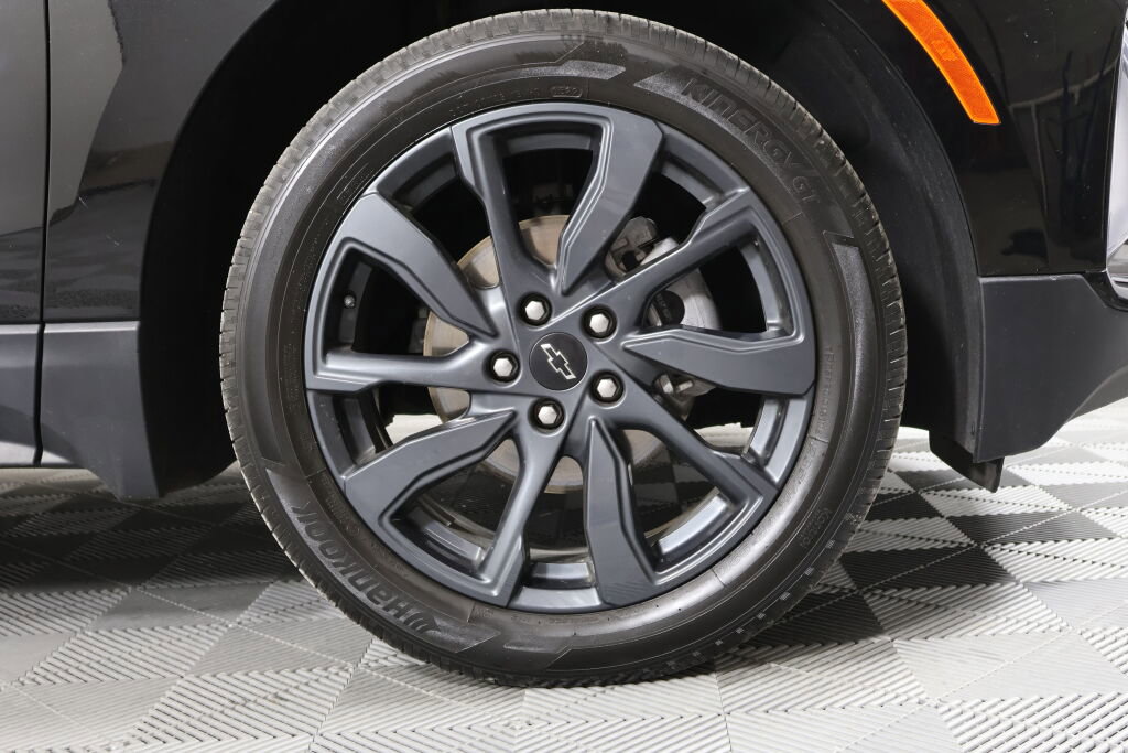 Used 2022 Chevrolet Equinox RS w/ LPO, Floor Liner Package image 6