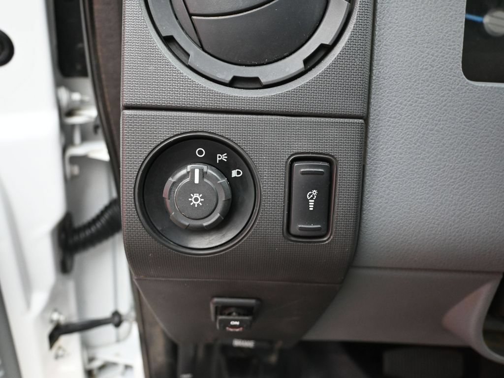 Used 2016 Ford F550 2WD Regular Cab Super Duty image 33