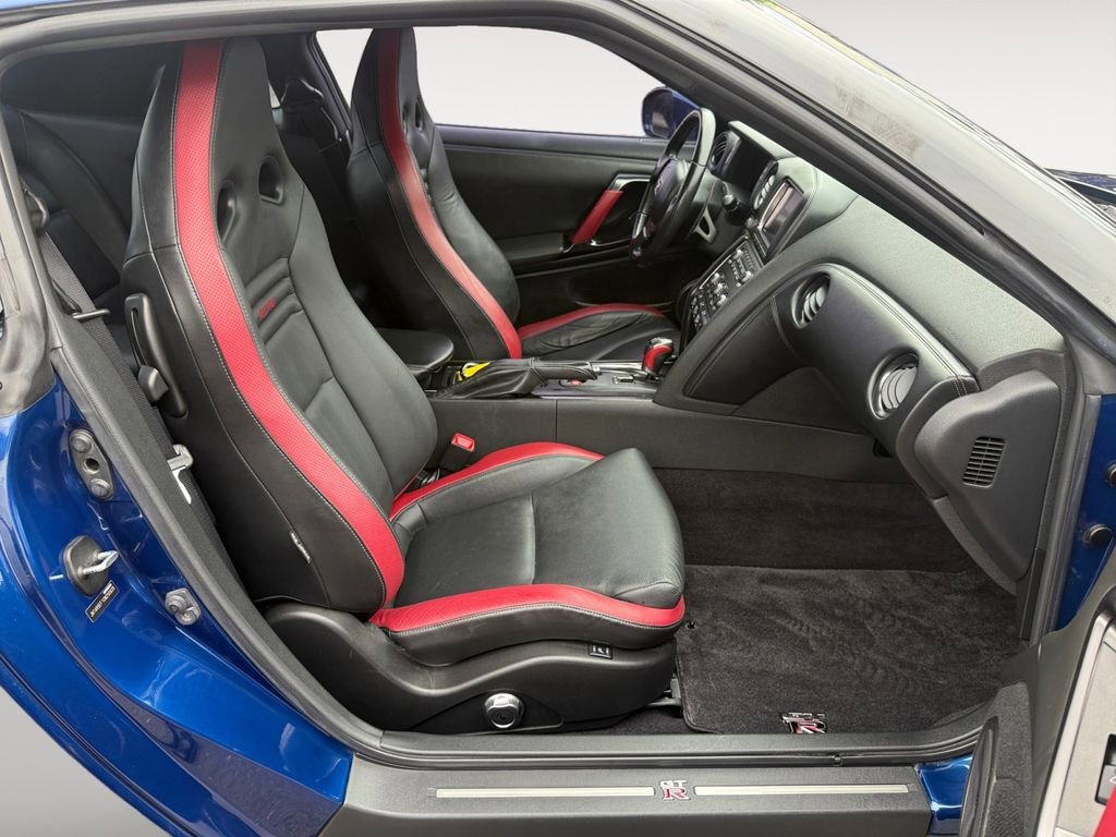Used 2012 Nissan GT-R Black Edition image 15