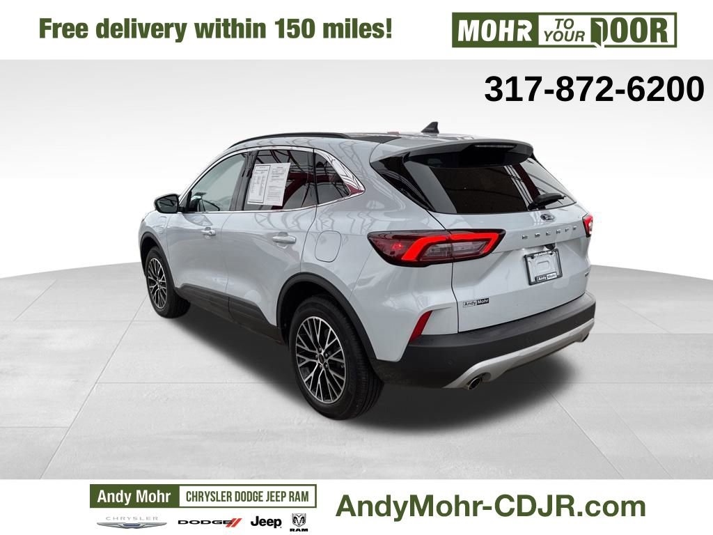 Used 2025 Ford Escape SE image 5