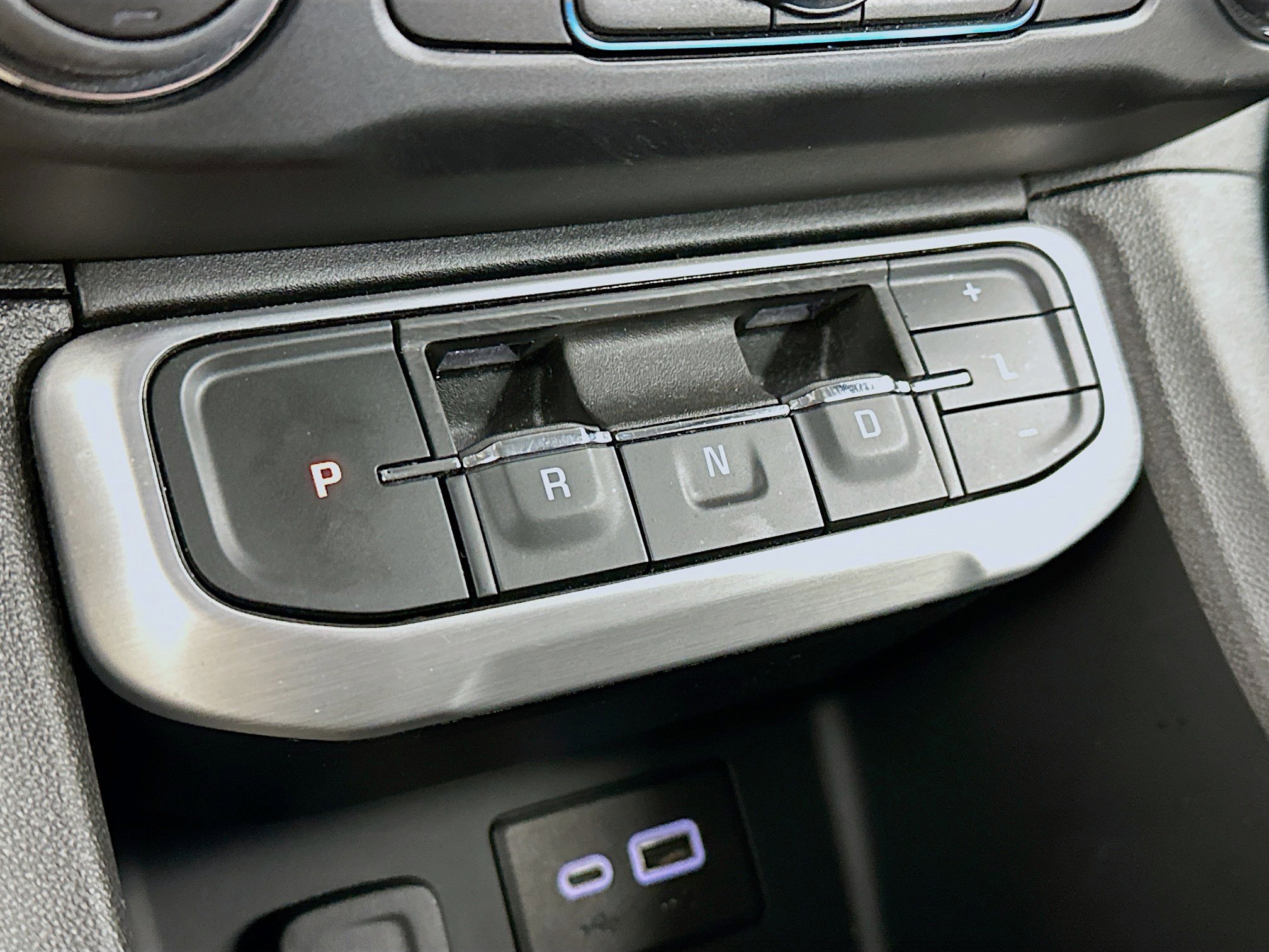 Used 2023 GMC Acadia SLE w/ Driver Convenience Package image 24