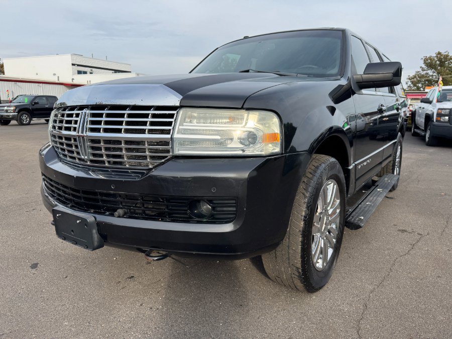 Used 2010 Lincoln Navigator 4WD image 1