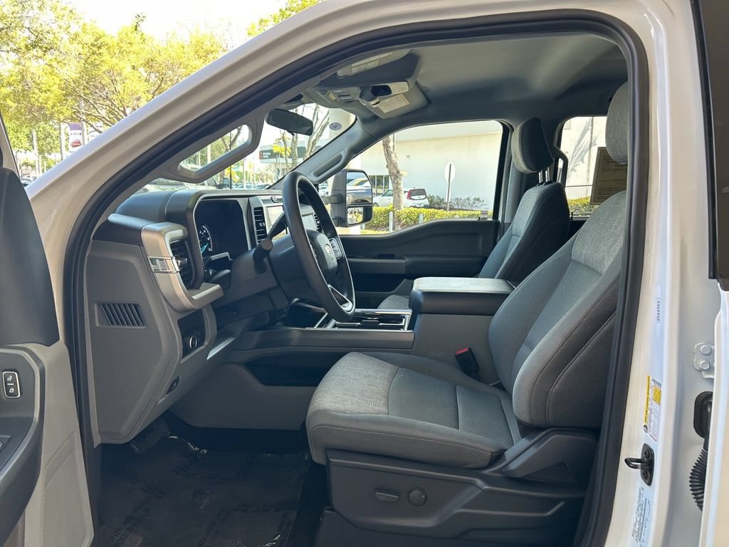 Used 2025 Ford F350 XLT w/ FX4 Off-Road Package AWD/4WD image 6