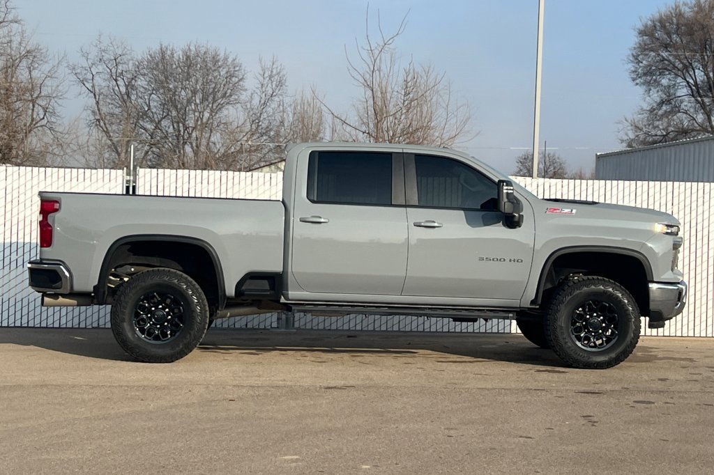Used 2024 Chevrolet Silverado 3500 LT w/ Convenience Package image 3