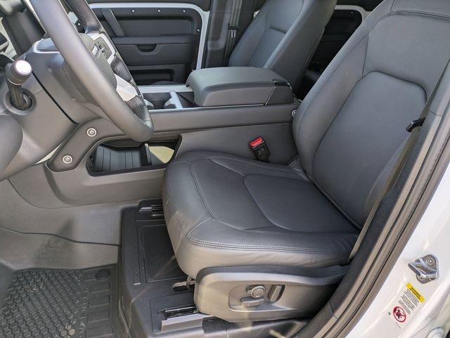 New 2026 Land Rover Defender 110 X-Dynamic SE image 12