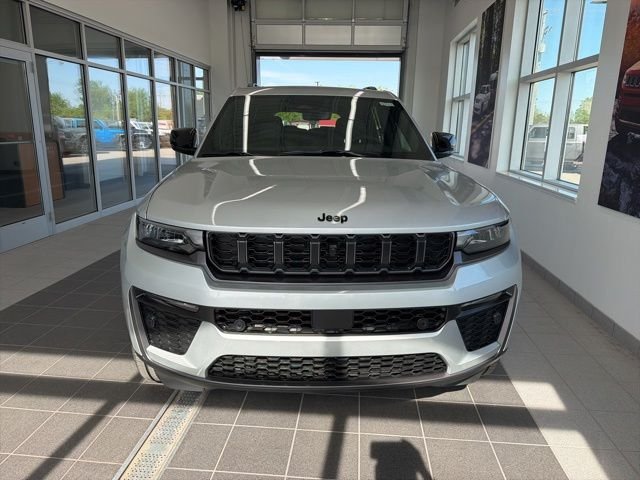 New 2026 Jeep Grand Cherokee L Limited AWD/4WD image 2
