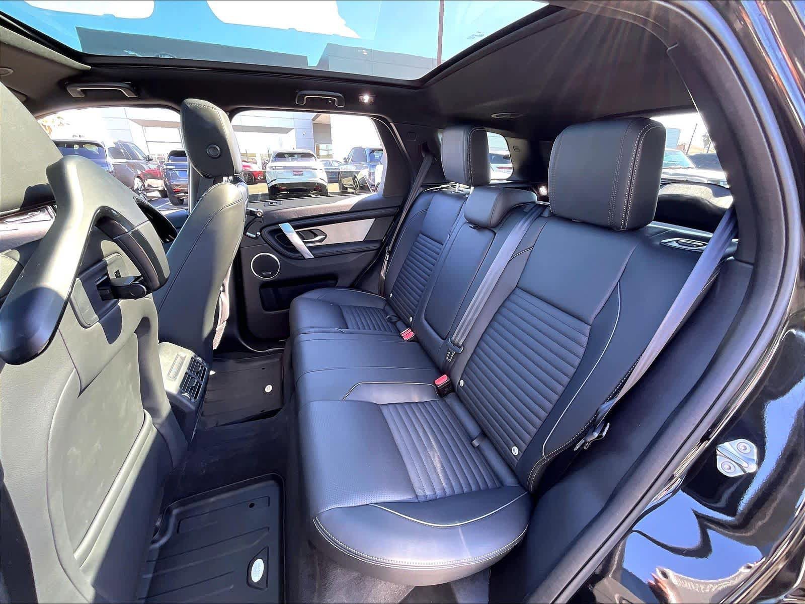Used 2025 Land Rover Discovery Sport Dynamic SE AWD/4WD image 29