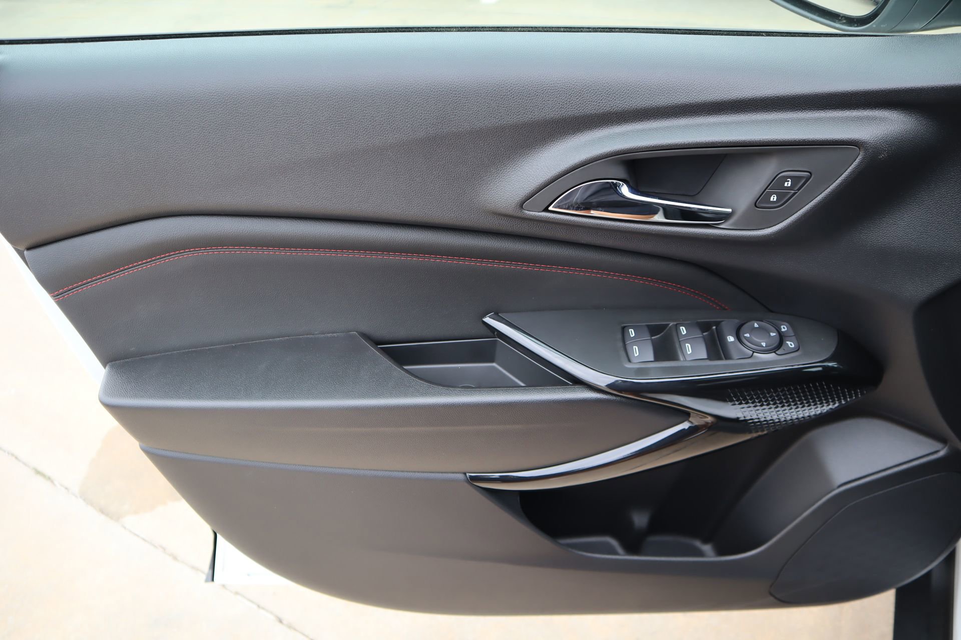 New 2026 Chevrolet Trax RS w/ Sunroof Package FWD image 19