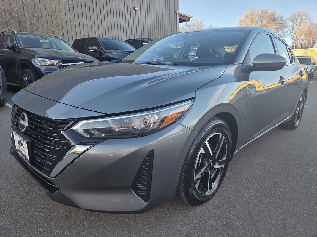 Used 2025 Nissan Sentra SV image 3